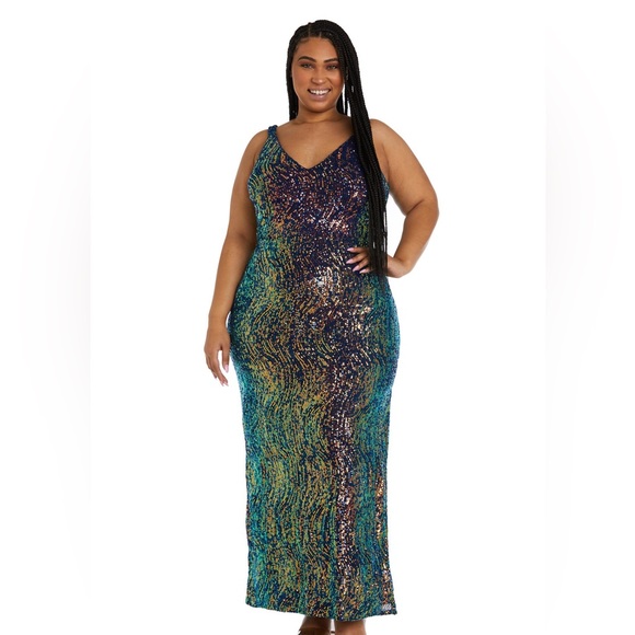 Plus Sequin Dress 🩷 - Picture 3 of 12